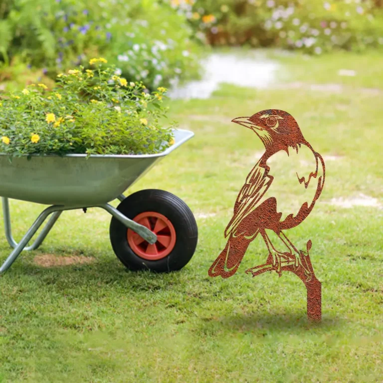 Rustic American Robin Bird Metal Garden Decoration, American Robin Decorative Accent