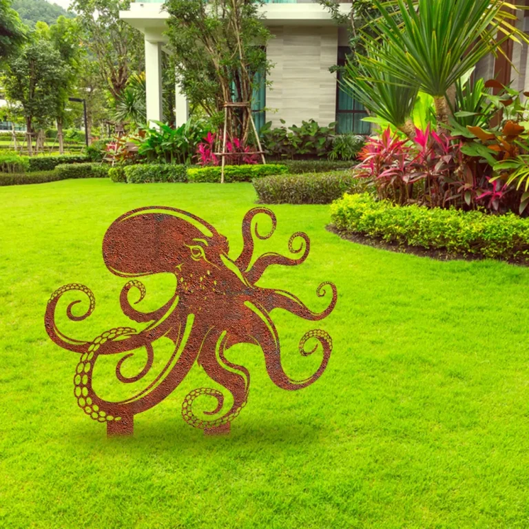 Rusty Octopus Metal Garden Decor, Octopus Outer Accent For Fishermen