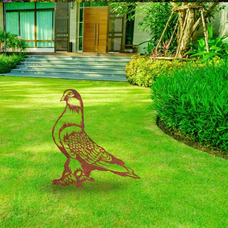 Rusty Pigeon Metal Garden Art, Pigeon Bird Evergreen Gift For Her