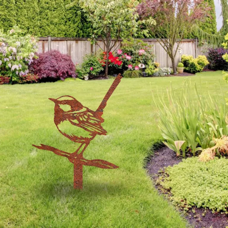 Rusted Wren Bird Metal Garden Decoration, Wren Exterior Accent For Backyard