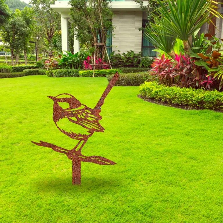 Rusted Wren Bird Metal Garden Decoration, Wren Exterior Accent For Backyard