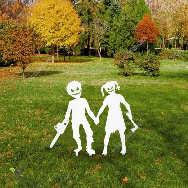 Zombie Couple Metal Garden Decoration, Scarry Halloween Welded Accent