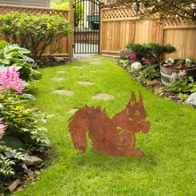 Rusted Squirrel Metal Garden Art, Cute Squirrel Outdoor Sign For Backyard