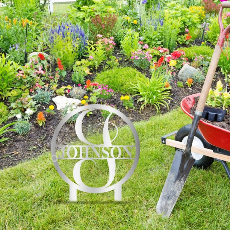 Personalized Family Name Metal Yard Sign, Decorative Stake