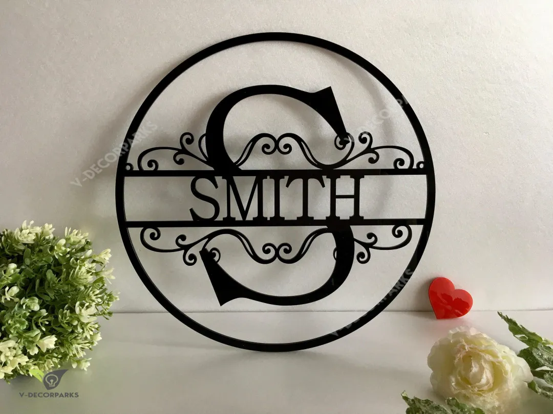 il_fullxfull.1644492405_ha5a_702acc95-fe36-4d3a-abee-b1bc6dc4af14.webp Personalized Last Name Family Signs Metal Initial Split Letter Outdoor Custom House Monogram Hanging Front Door Wreath Wedding Gift Garden