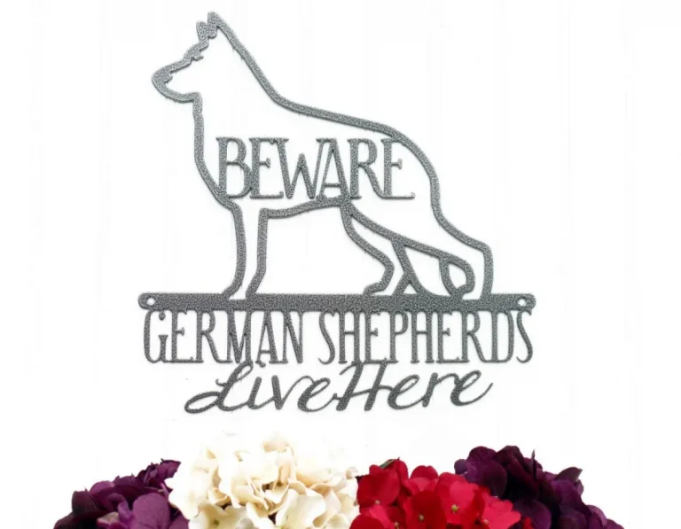 German Shepherds Live Here Metal Sign - Silver, Metal Sign, Door Sign, Wall Hanging, Wall Plaque