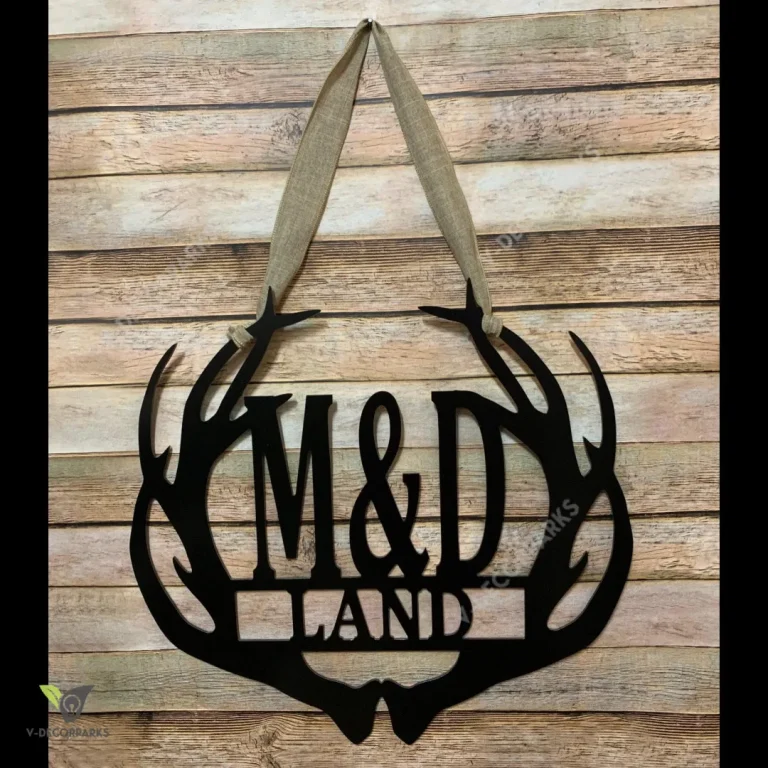 Antler Wreath - Personalized Family Antler Decor - Hunter - Deer Camp Sign - Deer Antlers - Family Monogram Wall Decor - Hunting Signs