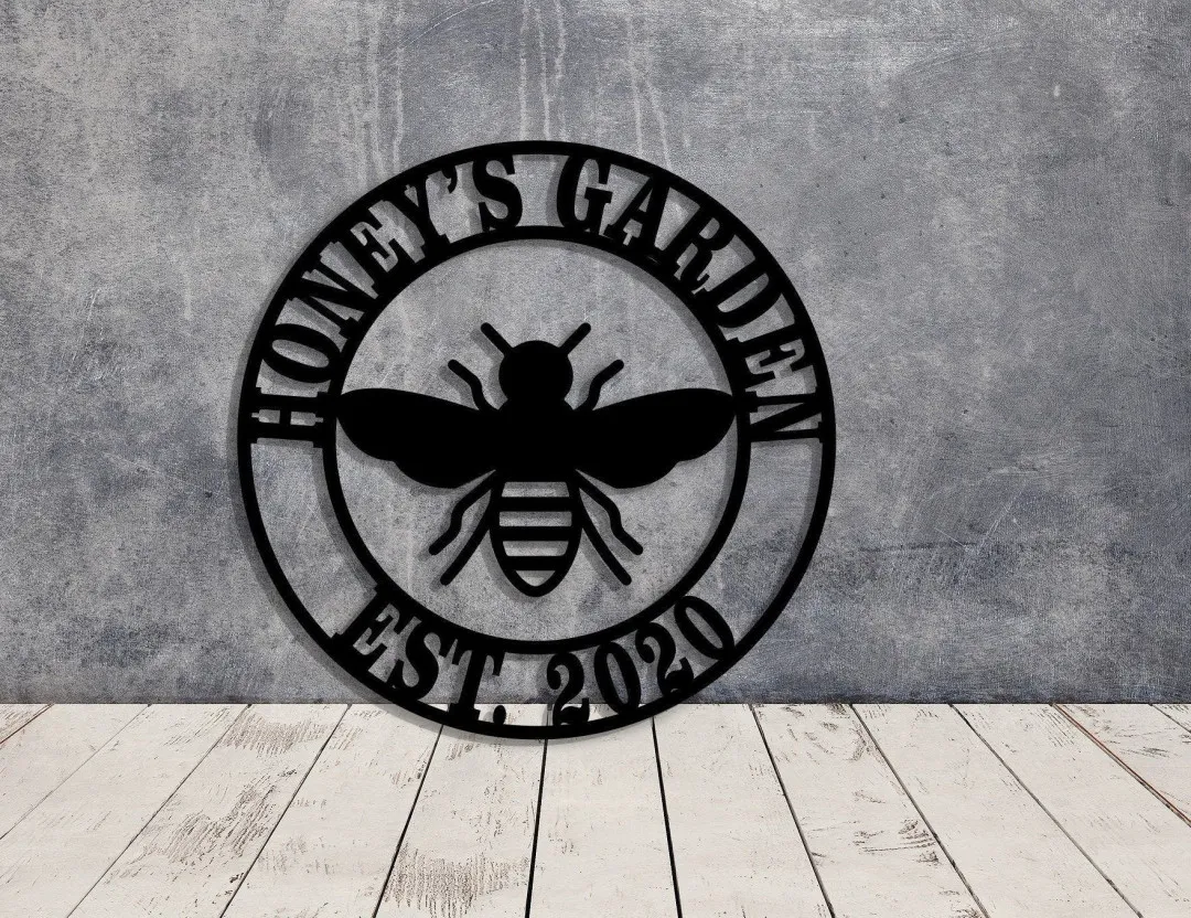 il_fullxfull.2995495433_g0mz_1024x1024_2x_e3247de1-f40d-4971-9aea-f36d6a578d83.webp Bee Welcome Metal Sign - Customizable Weatherproof Door Hanger - Bee Keeper - Porch - Patio - Garden - Bee Lovers - Honeycomb - Honey Bee