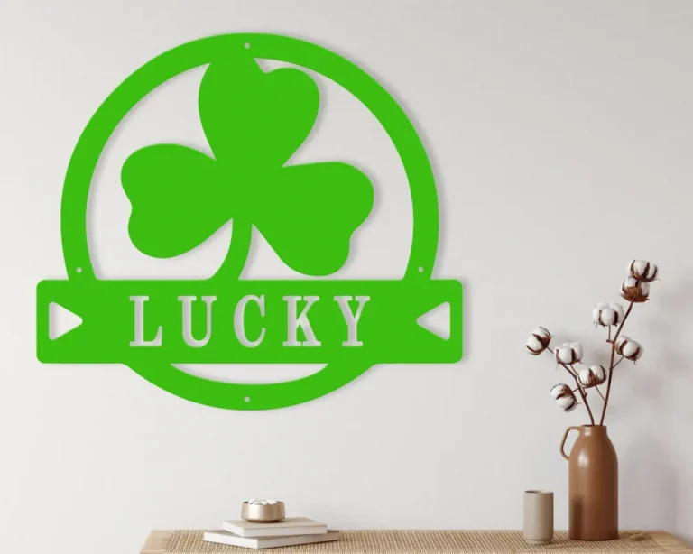 Metal Shamrock Sign - Gifts For Home - Shamrock Lucky Wall Sign - St. Patrick's Day Gifts - Welcome Sign - Living Room Decor - New Home Gift