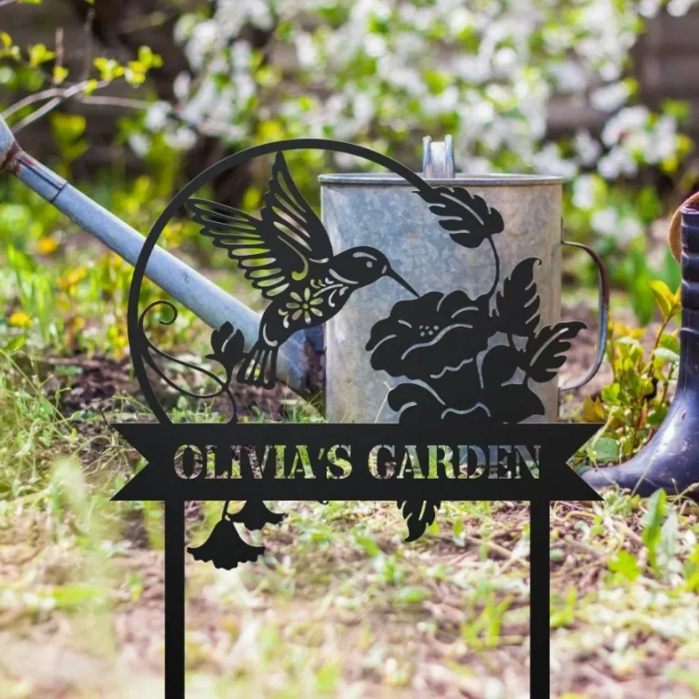 Custom Hummingbird Metal Sign, Hummingbird Family Name Sign, Personalized Garden Stake, Yard Sign, Yard Decor, Gardener Name Sign