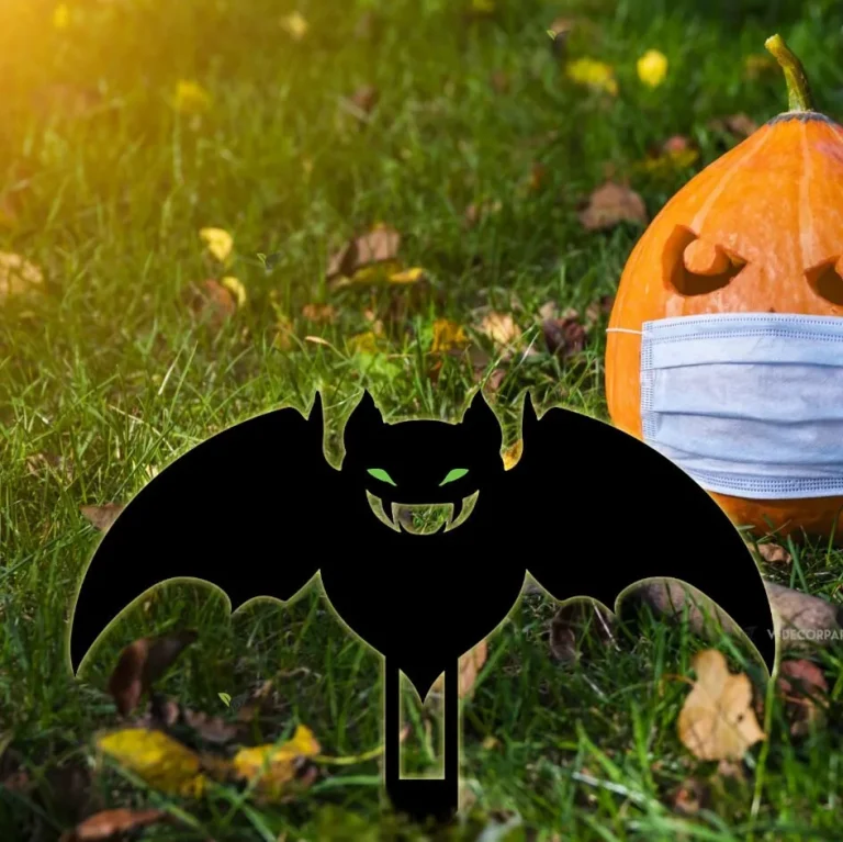 Bat Eyes Halloween Sign With Stake, Halloween Party Decor, Garden Fall Decor, Outdoor Decor, Metal Bat Ornaments, Halloween Tree Decor