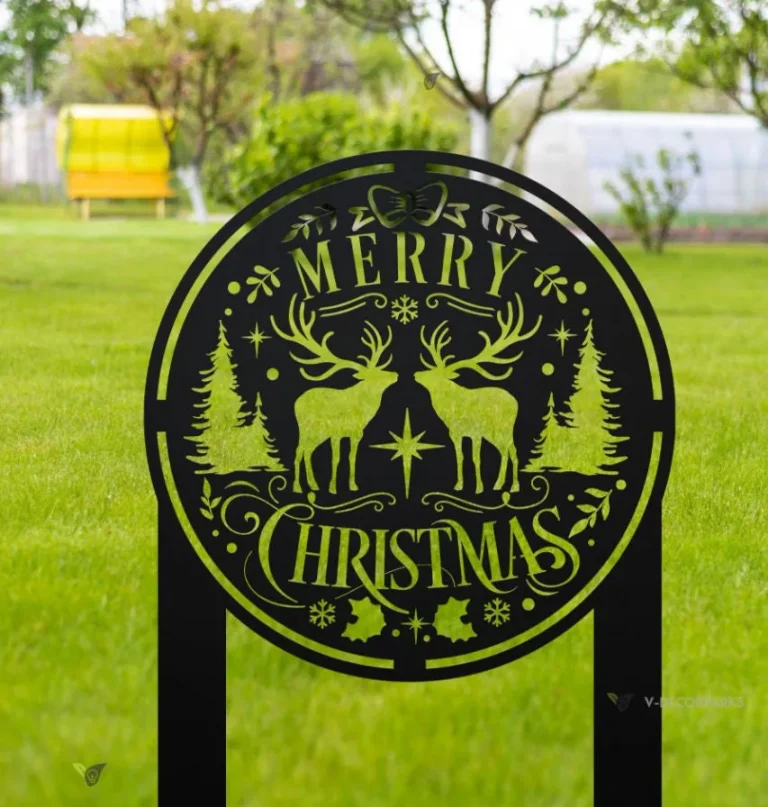 Outdoor Christmas Decor, Merry Christmas Wreath Sign, Metal Yard Stake, Driveway Greeting, Front Yard Decorations, Holiday Lawn Ornament