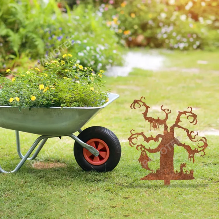 Rusty Spooky Tree On Sementary Metal Garden Art, Sementary Halloween House Stake