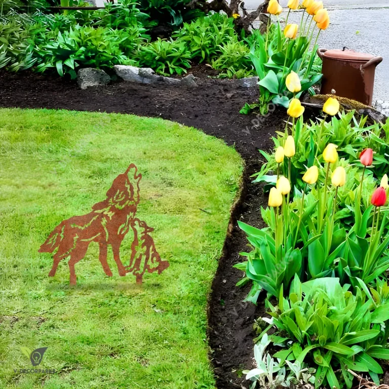 Rusted Mother Wolf With Wolf Kid Metal Garden Decor, Wolf Cabin Decor